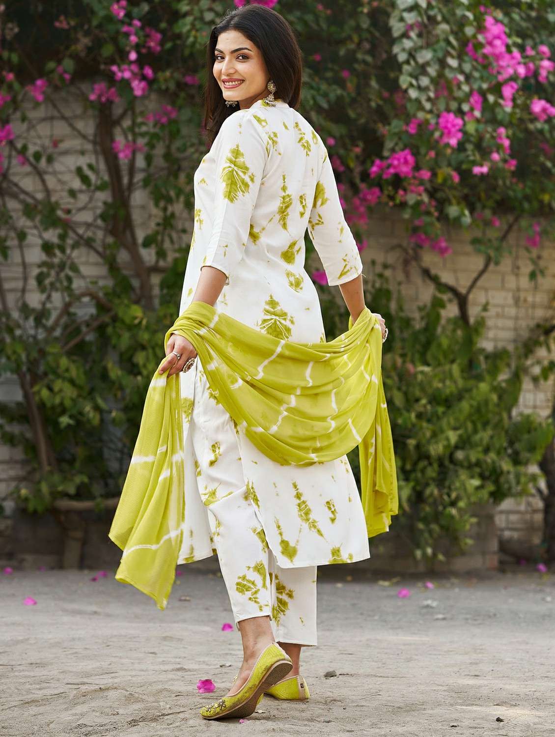 women printed three quarter sleeve kurta pant with dupatta set - 22454191 -  Standard Image - 3
