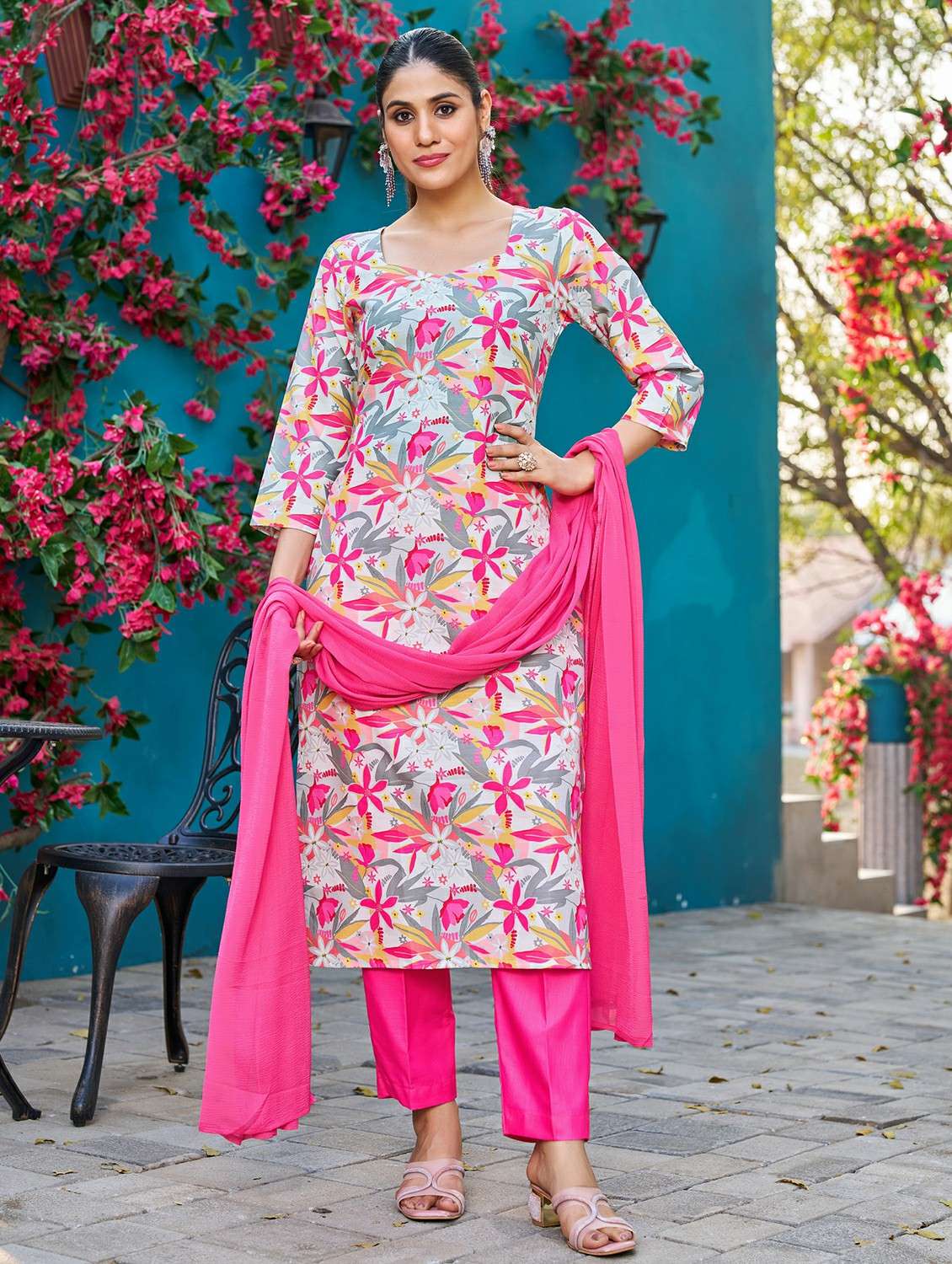 women printed three quarter sleeve kurta pant with dupatta set