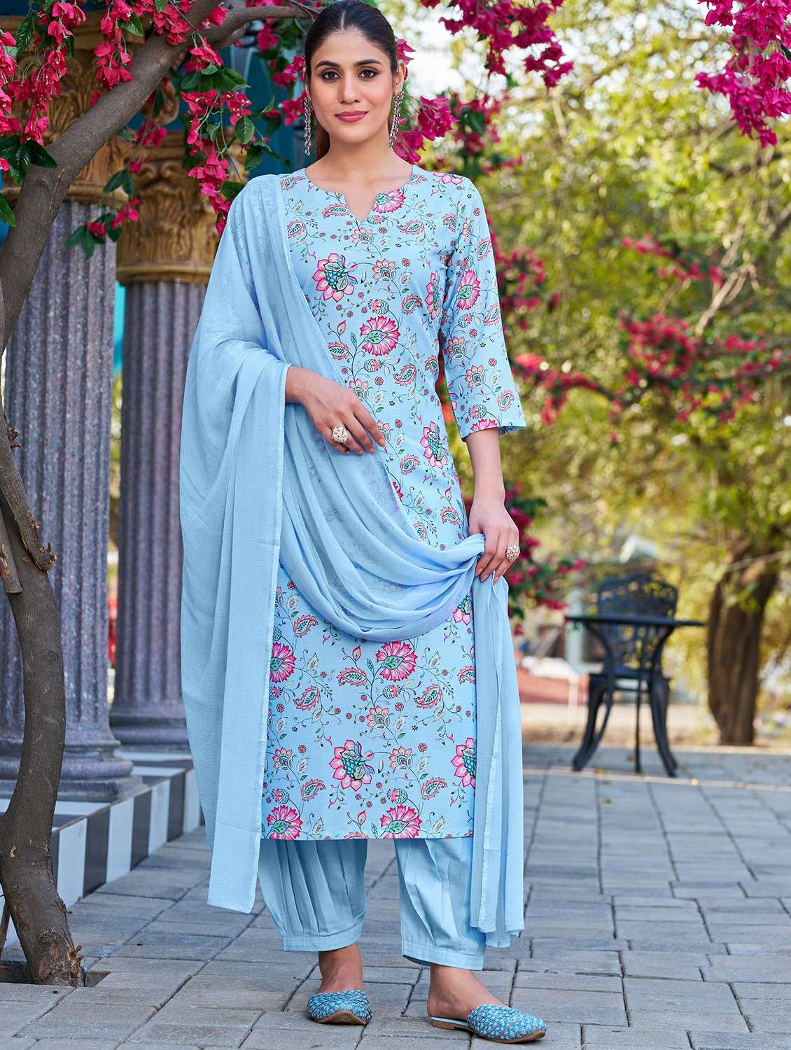 women printed three quarter sleeve kurta pant with dupatta set
