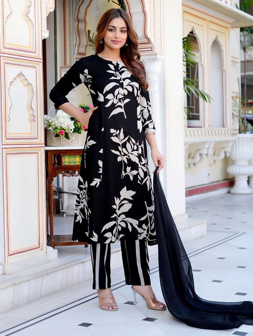 Women Printed Three Quarter Sleeve Kurta Pant With Dupatta Set - 22454276 -  Standard Image - 3