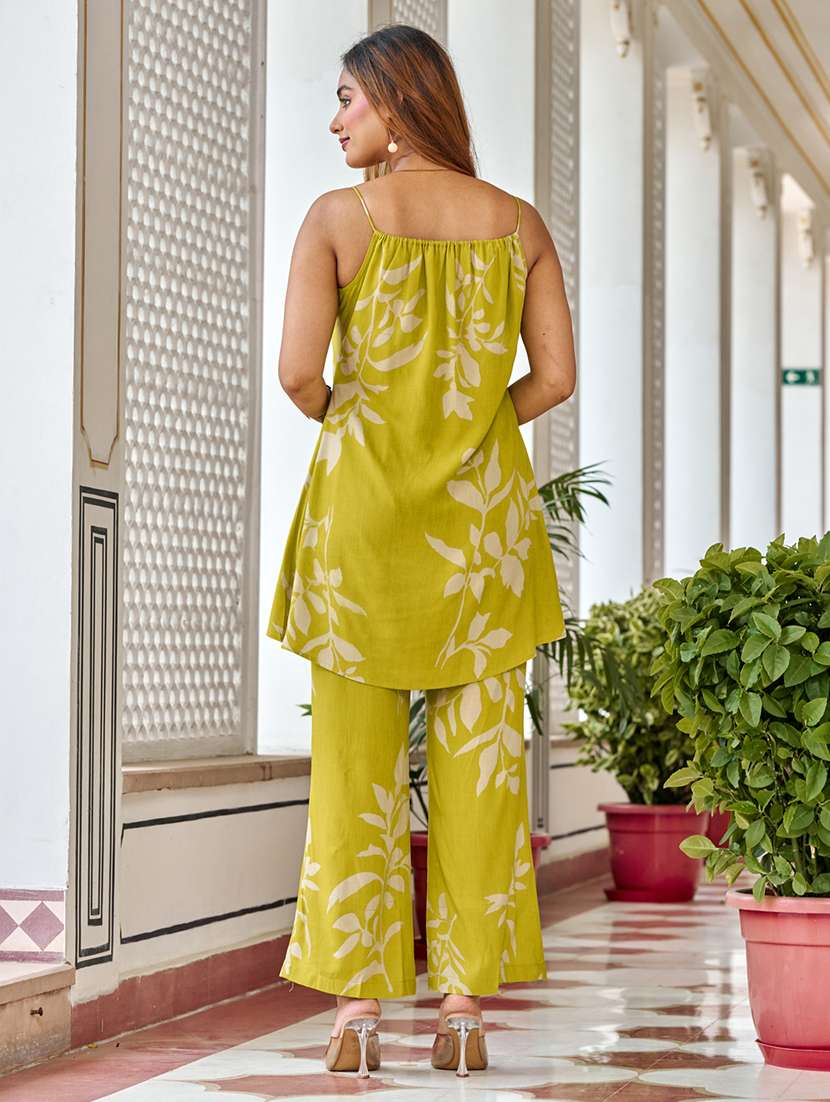 Women Printed Shoulder Strap Ethnic Co-ord Set - 22454428 -  Standard Image - 3