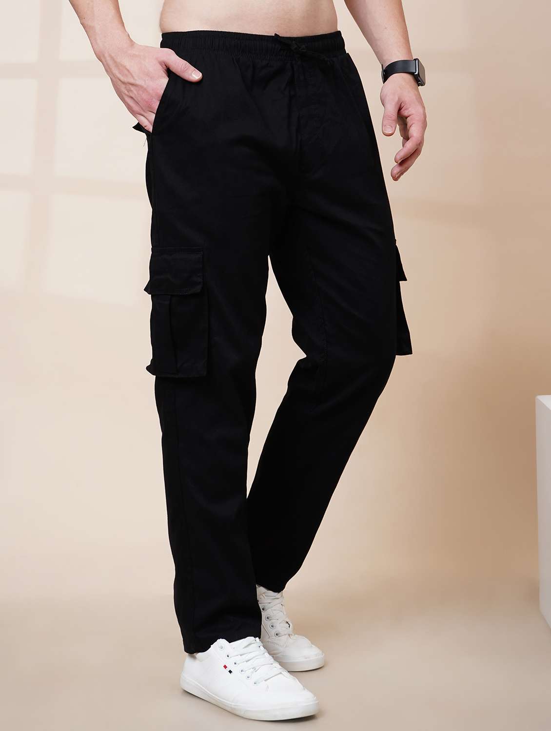 men solid high rise regular fit cargo 