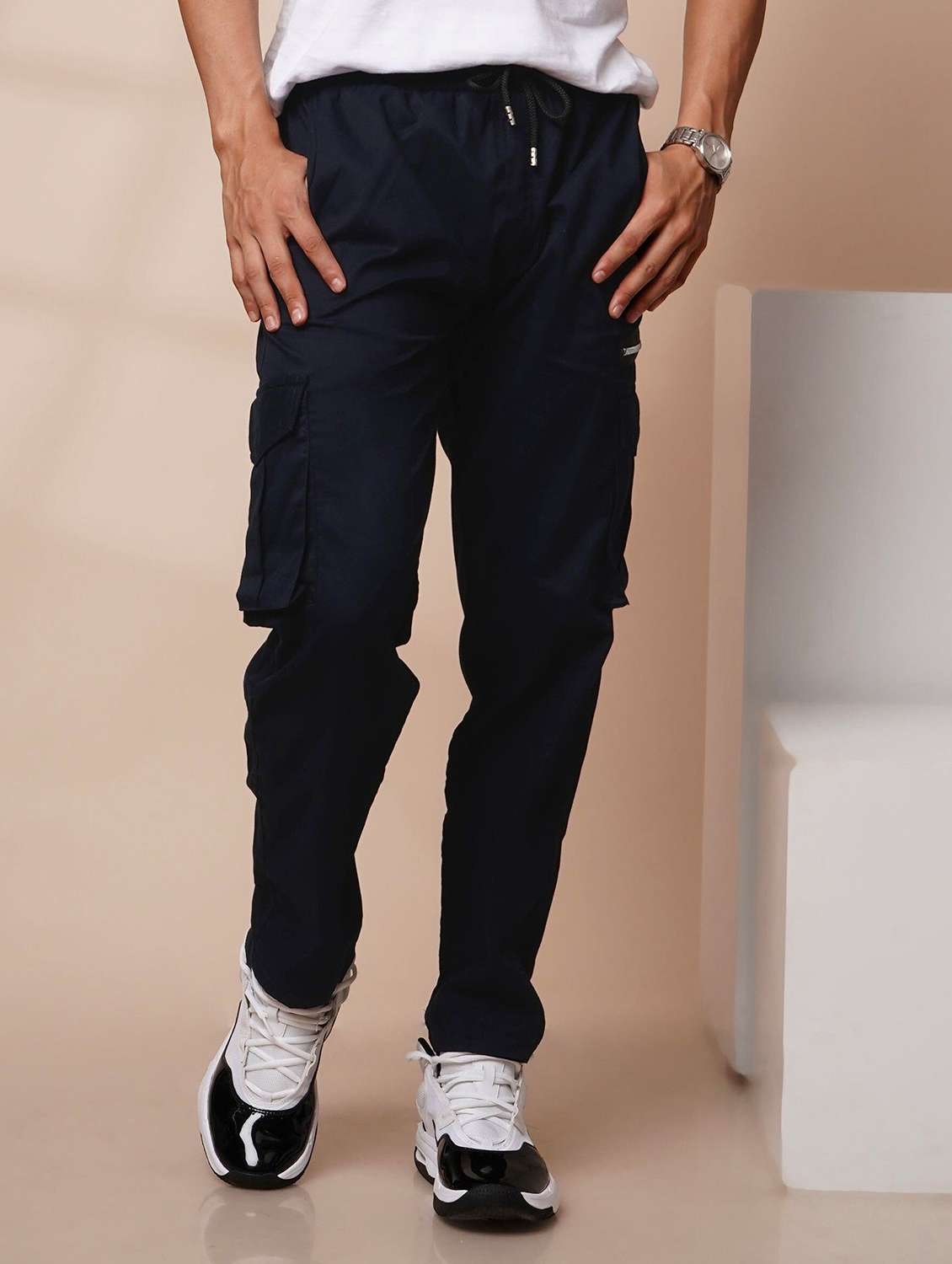 men solid high rise regular fit cargo jogger