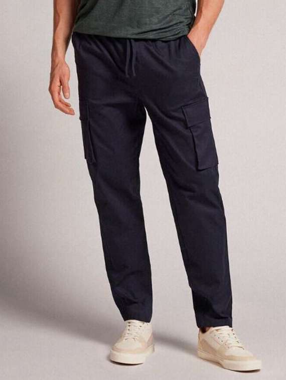 men solid high rise regular fit cargo