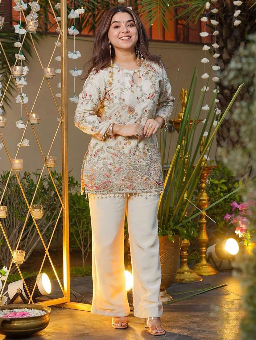 women cream crepe straight kurta