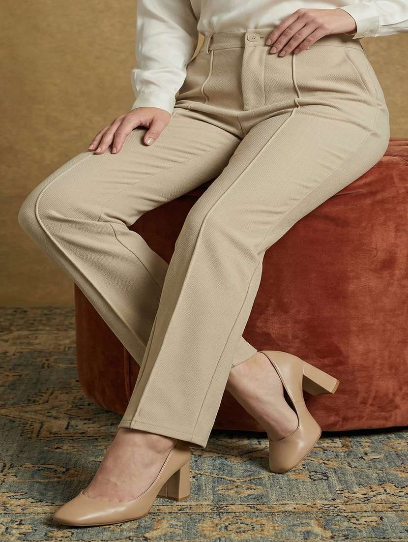 women solid mid rise pleated straight trouser