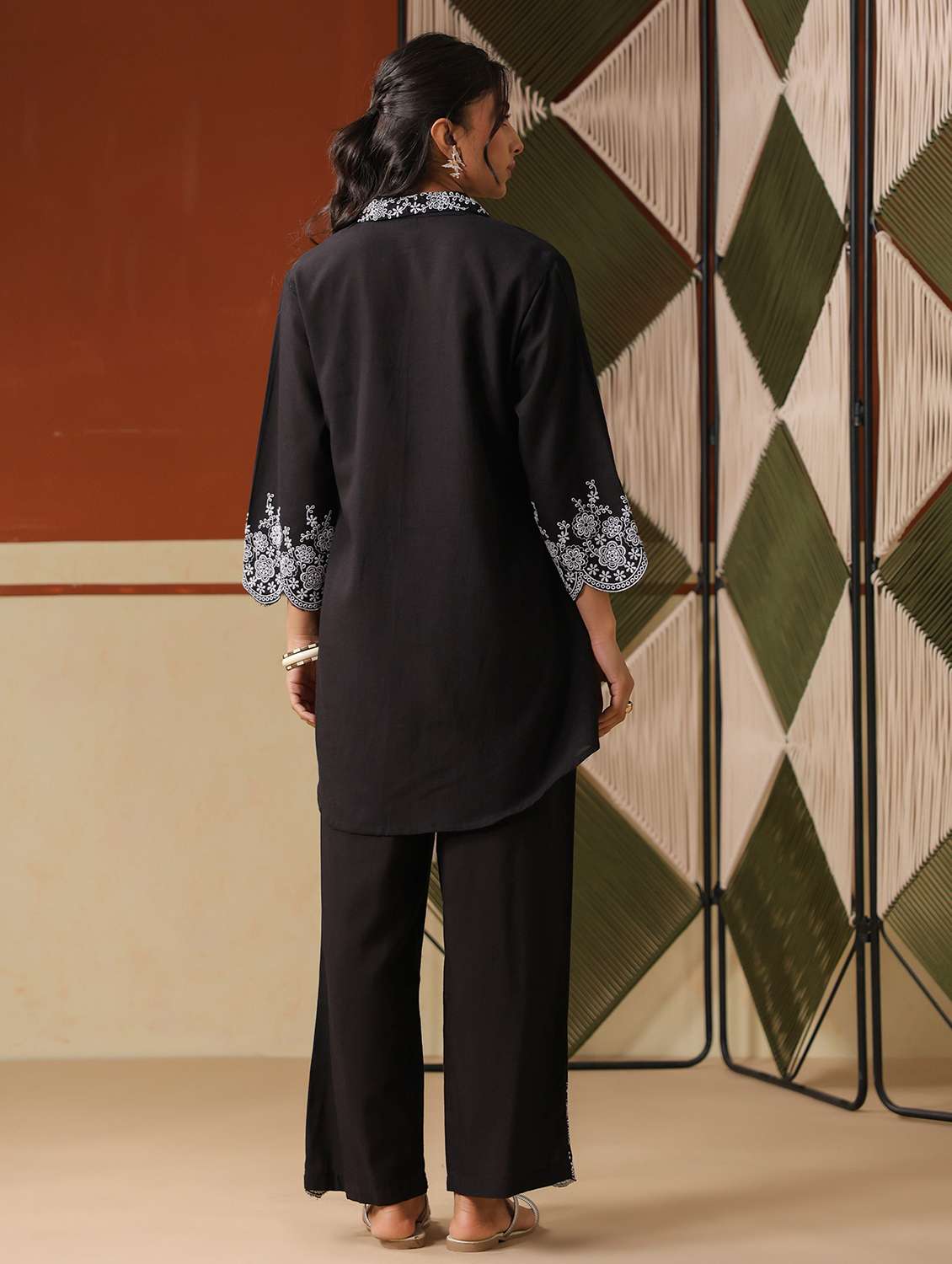 women black co-ord set - 22456324 -  Standard Image - 3