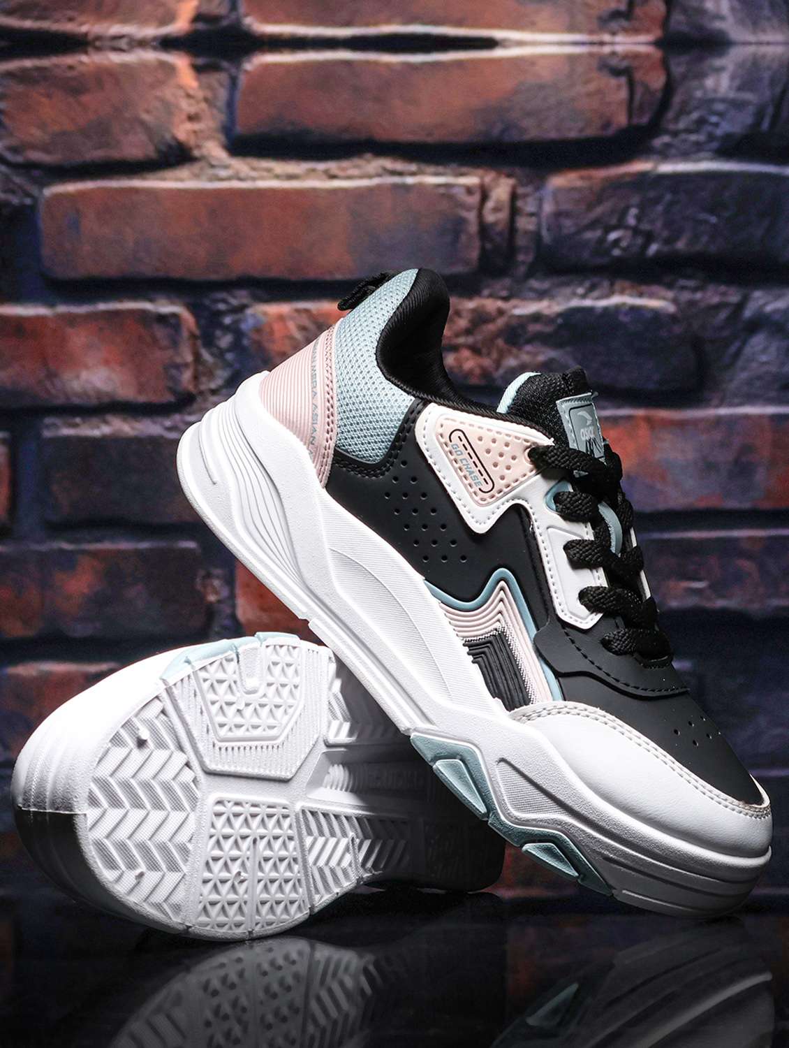 women black lace-up casual shoe