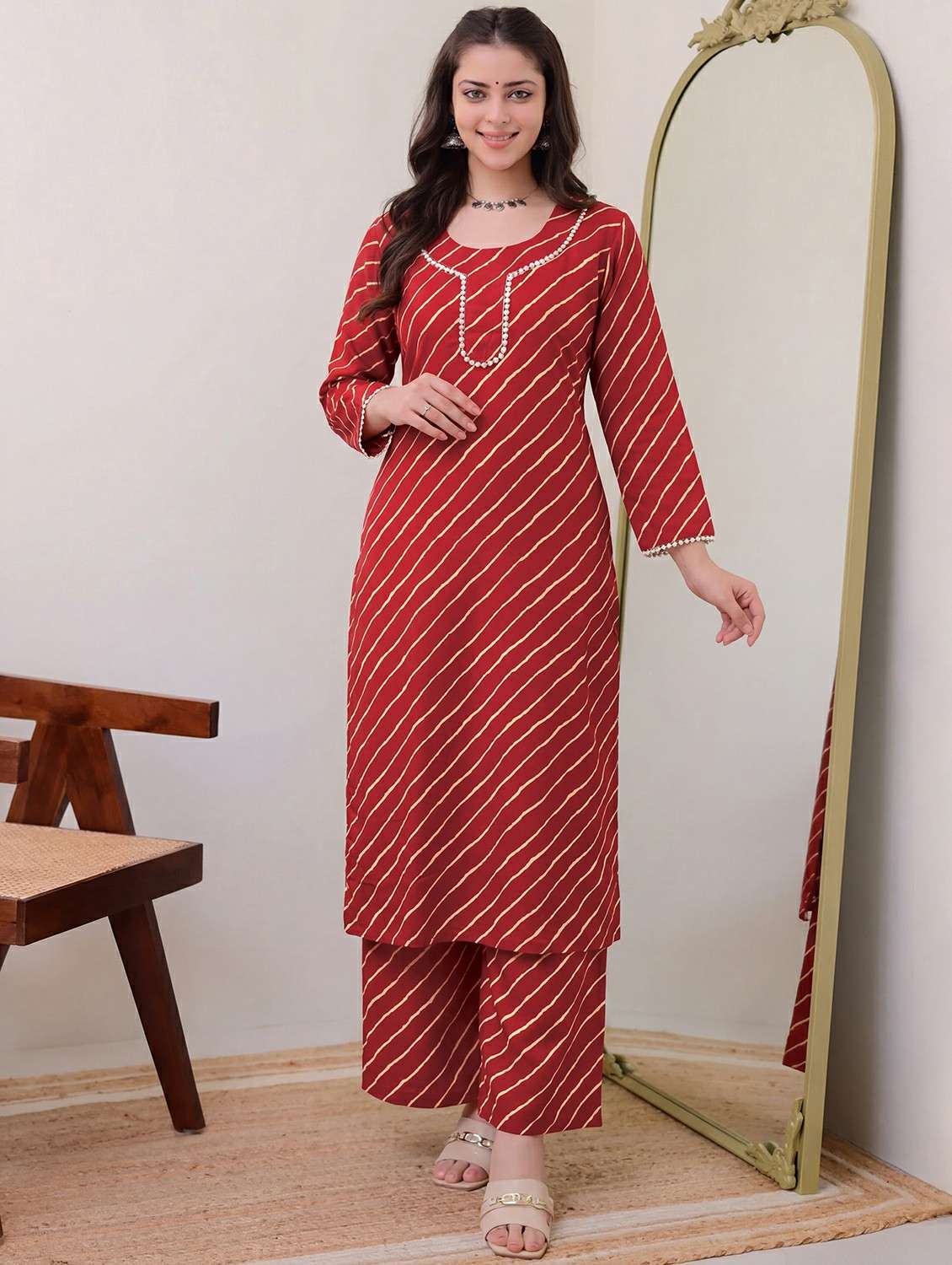 women maroon kurta pant set - 22456844 -  Standard Image - 3