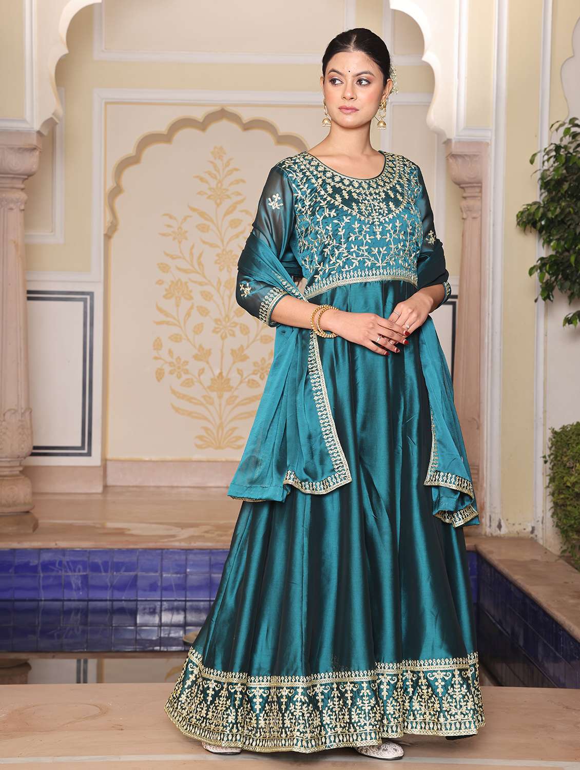women turquoise kurta pant set