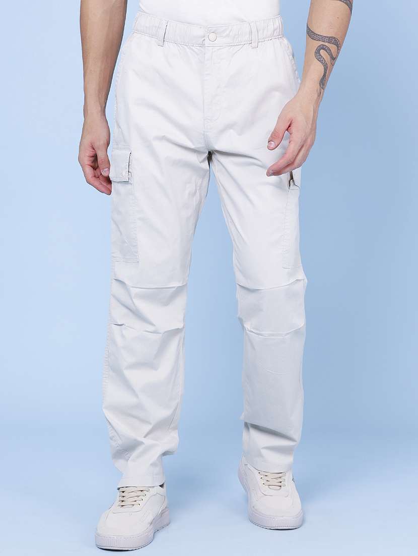 men solid mid rise regular fit cargo 
