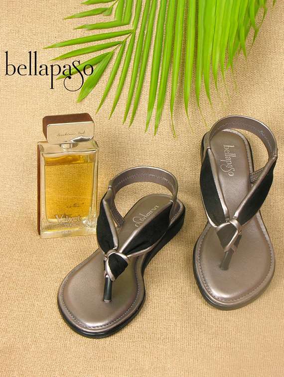 women solid back strap sandal