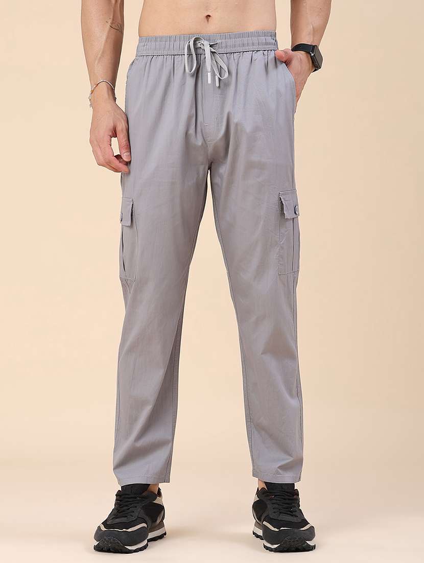 men solid mid rise regular fit cargo 