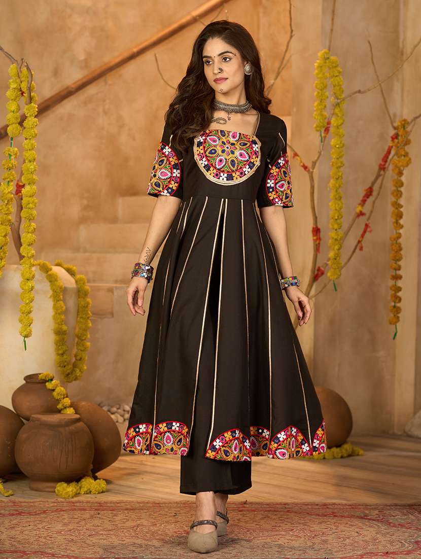 women self design black top pants set - 22460969 -  Standard Image - 3