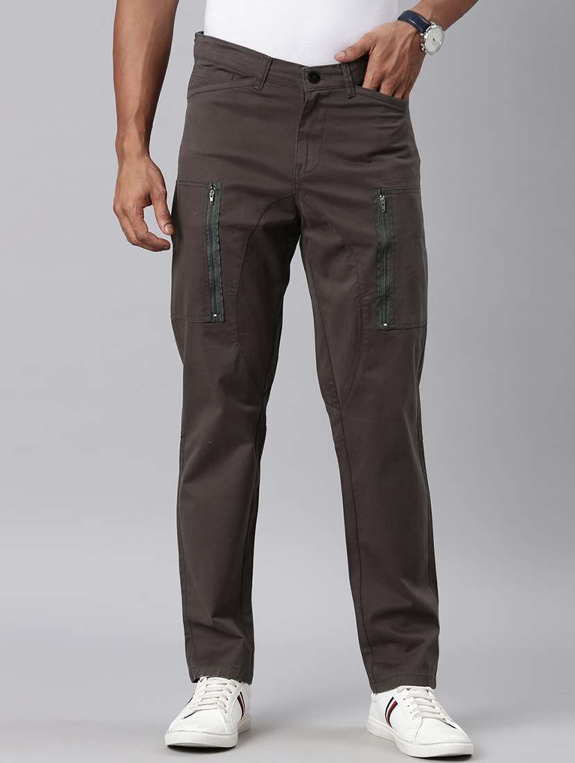 men solid mid rise regular fit cargo 