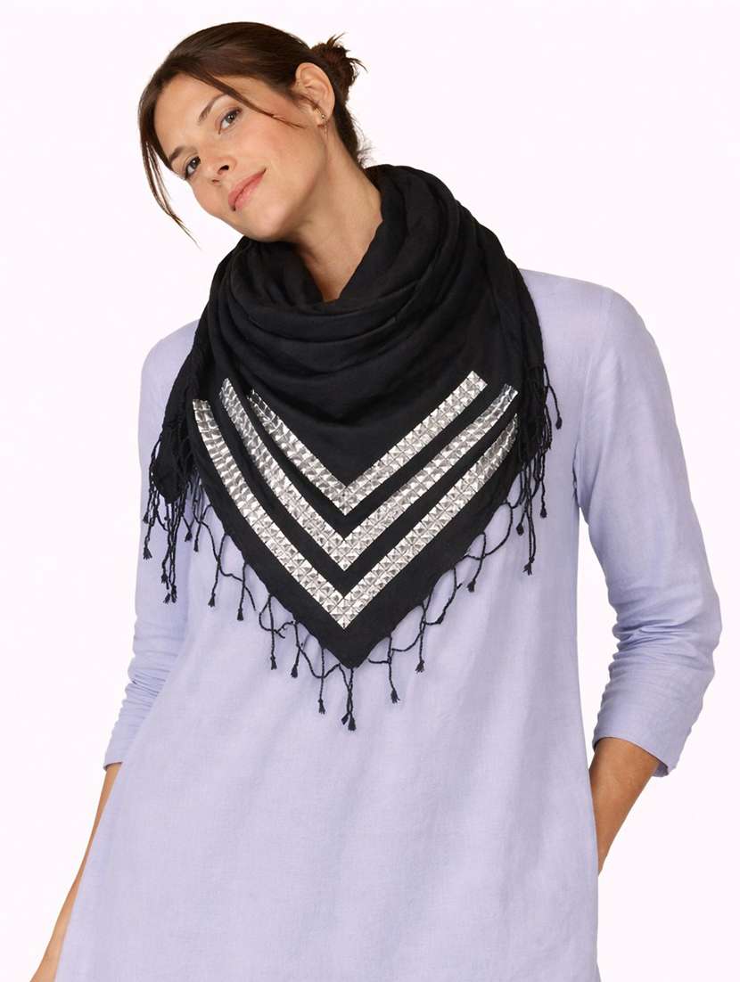 women black wool scarf
