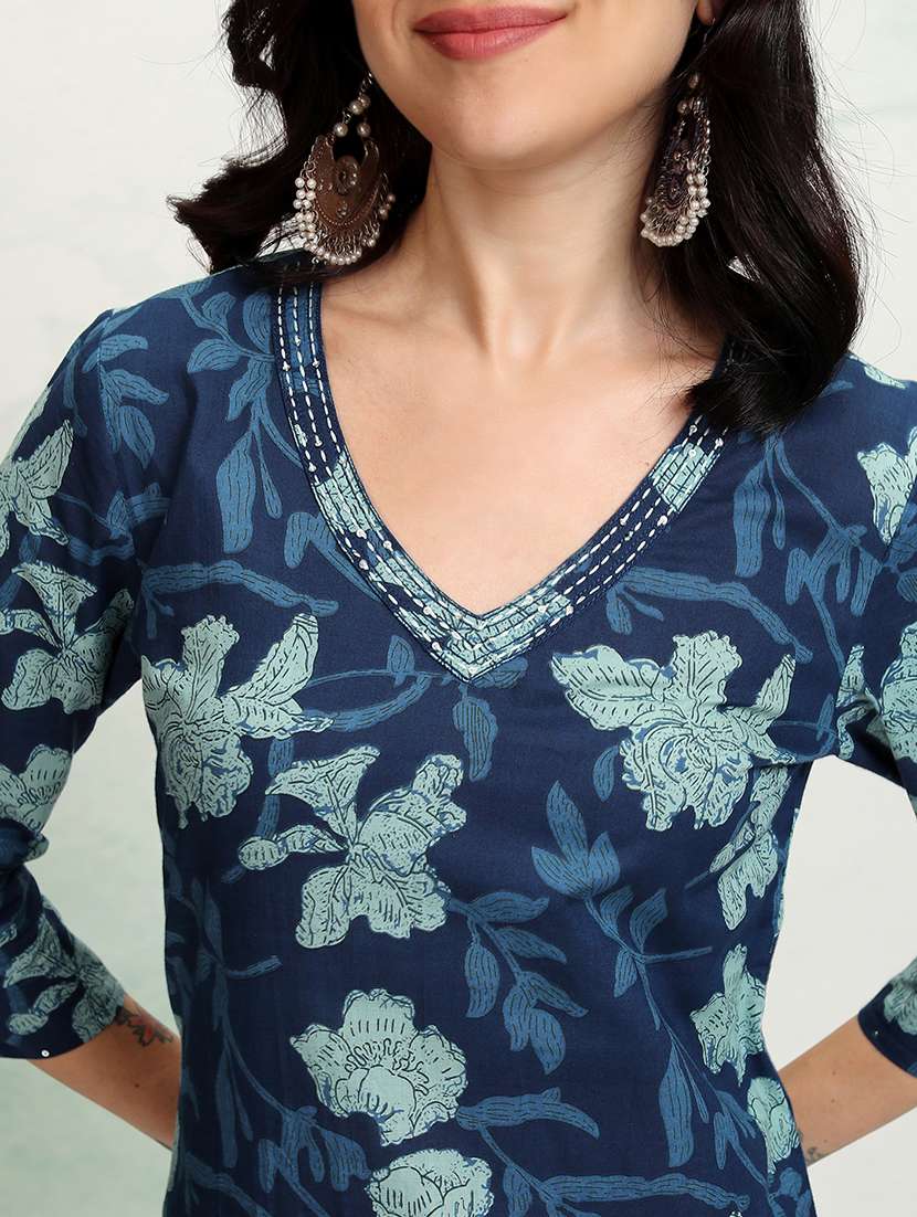 women floral three quarter sleeve straight kurta - 22462170 -  Standard Image - 5