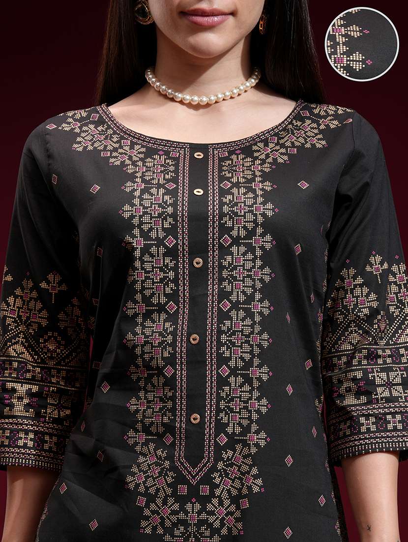 women printed three quarter sleeve straight kurta - 22462171 -  Standard Image - 5