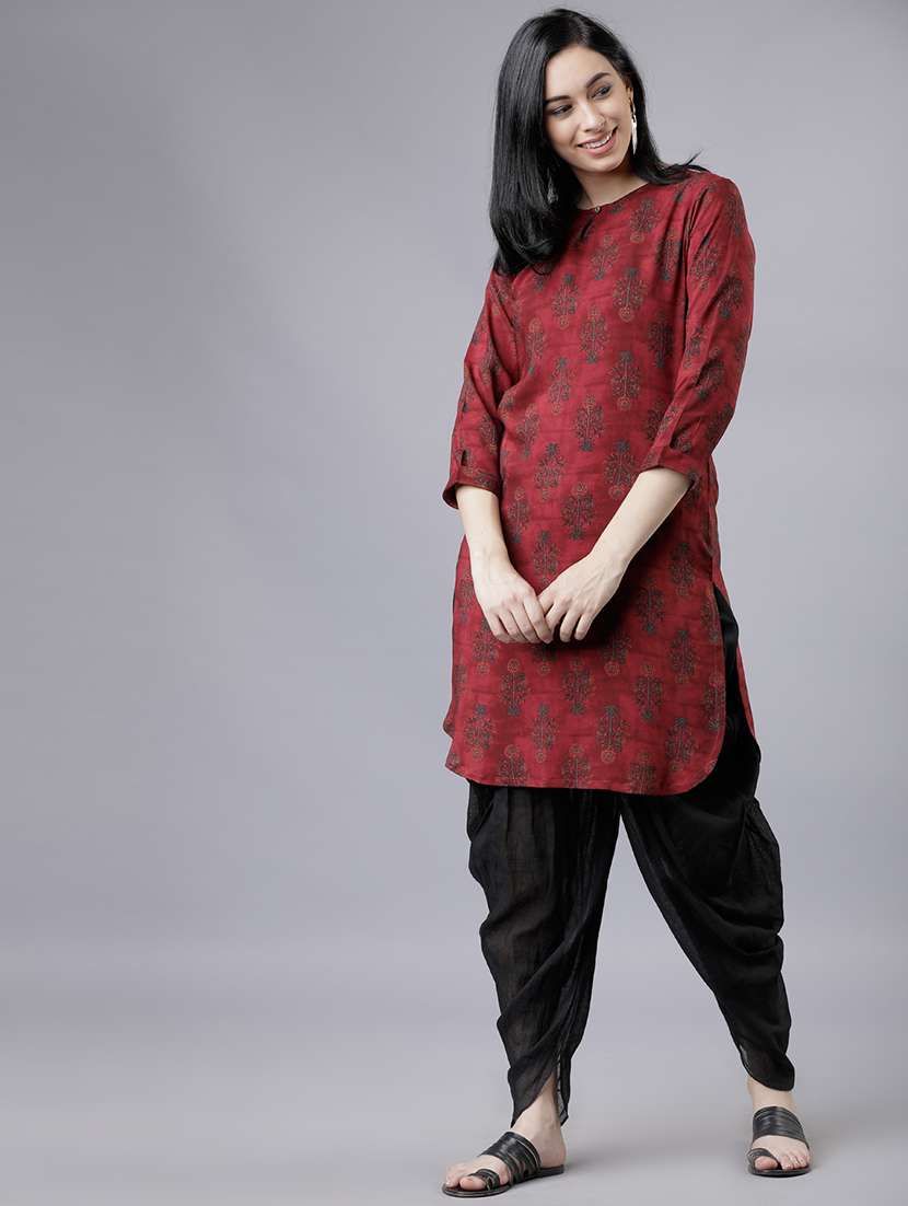 women printed three quarter sleeve straight kurta