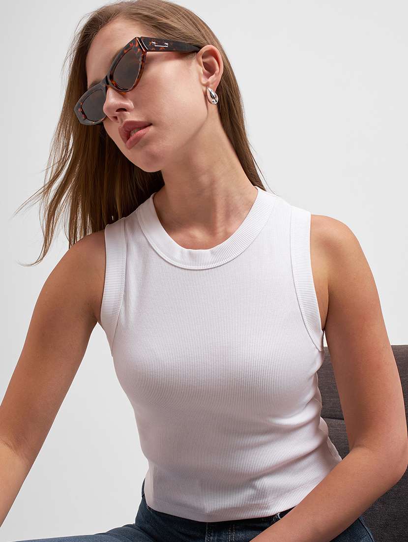 women solid sleeveless tank top
