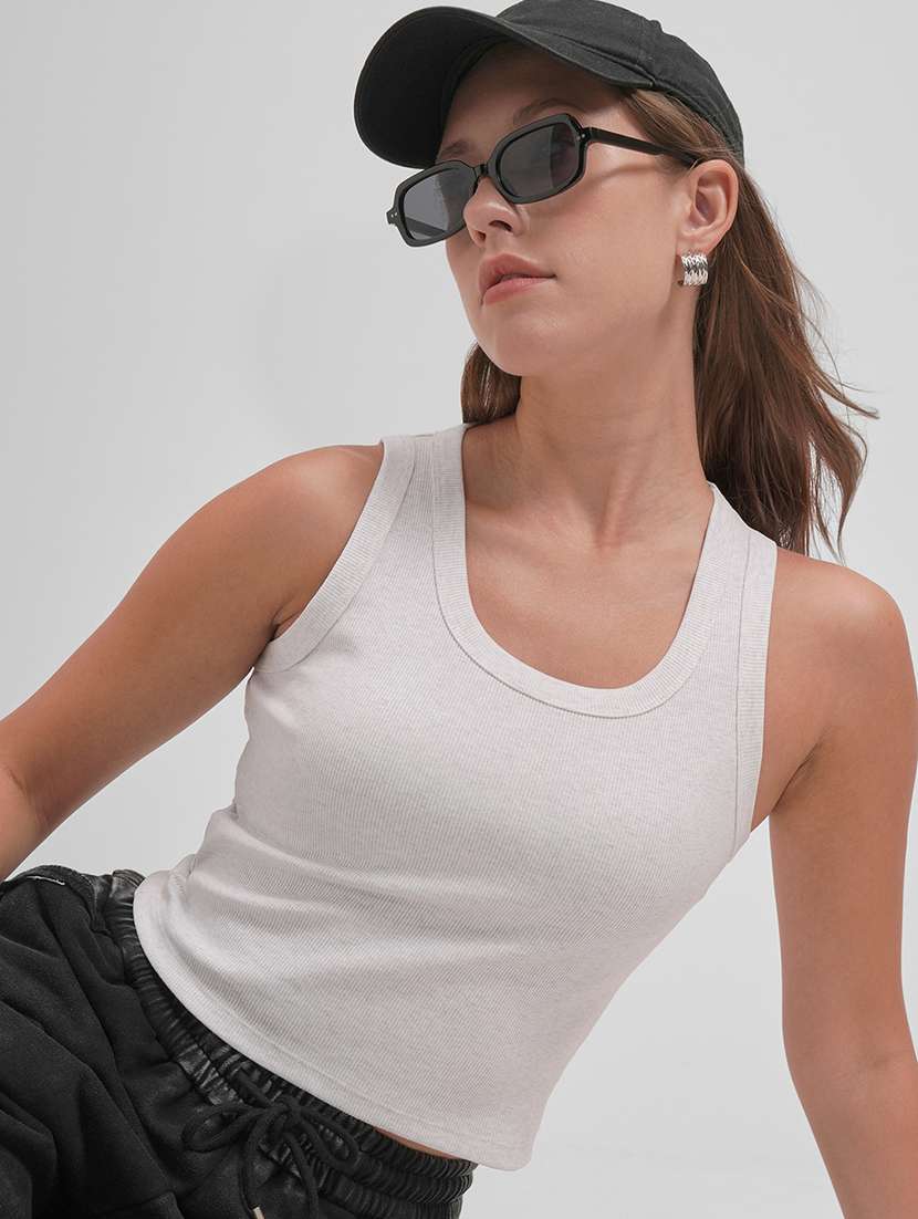 women solid sleeveless tank top