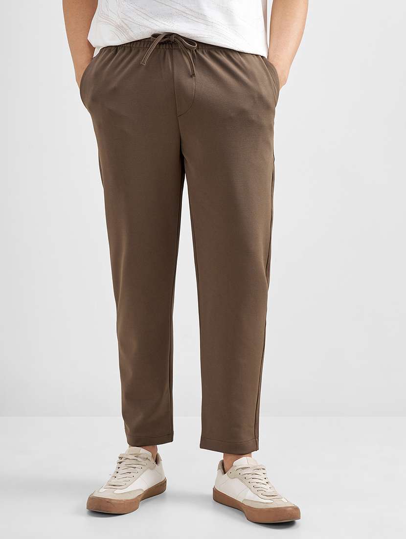 men solid mid rise flat front casual trouser