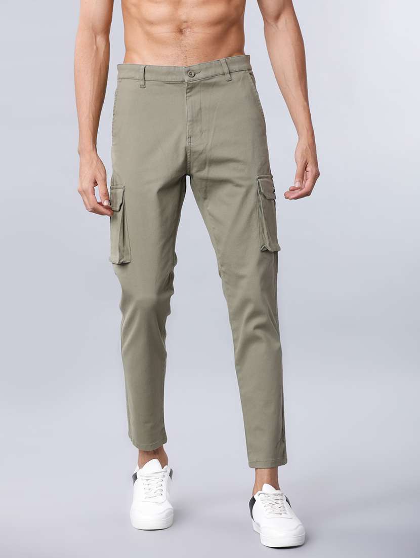 men olive cotton blend regular fit cargos trousers