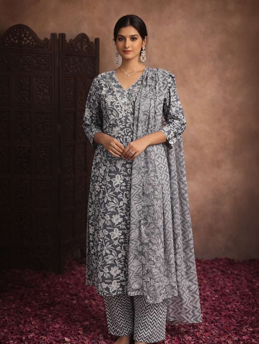 women floral straight kurta set