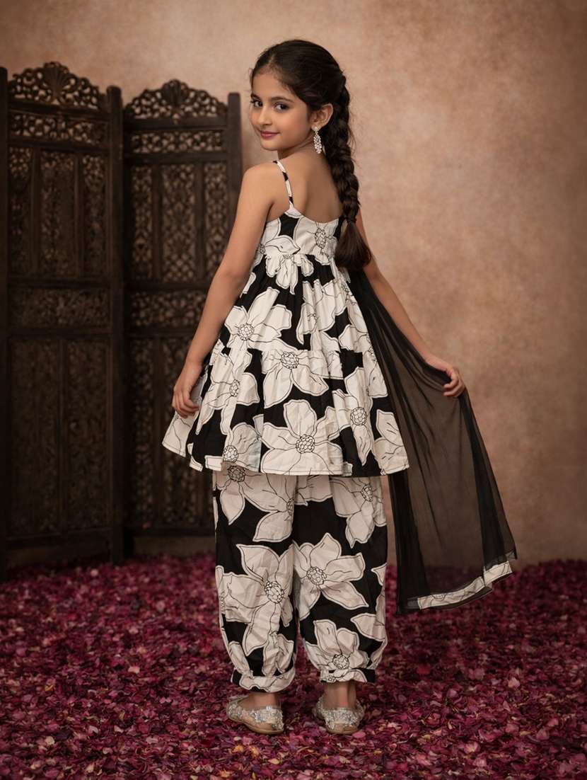 girls white cotton kurta salwar set suit set - 22463278 -  Standard Image - 3