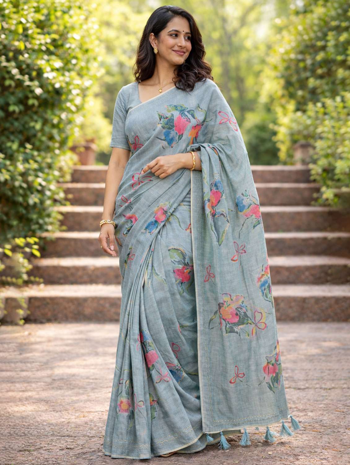 women floral printed saree with blouse