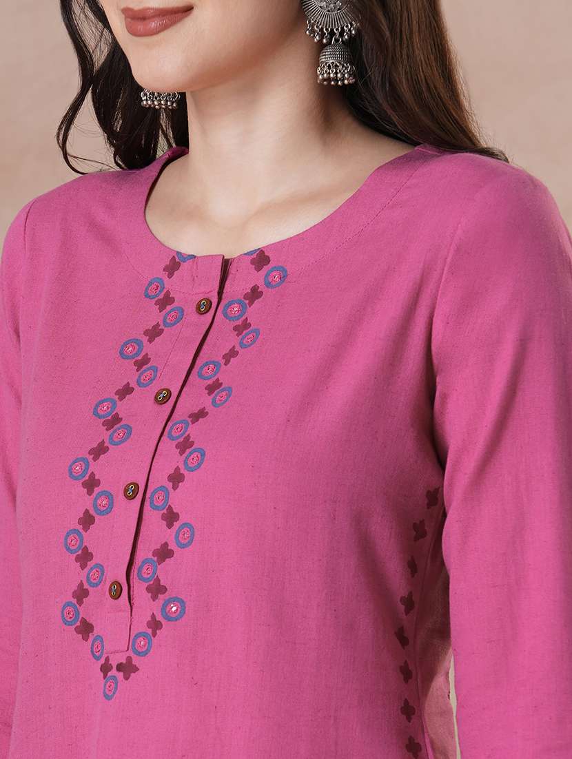 women three quarter sleeve straight kurta - 22463475 -  Standard Image - 5