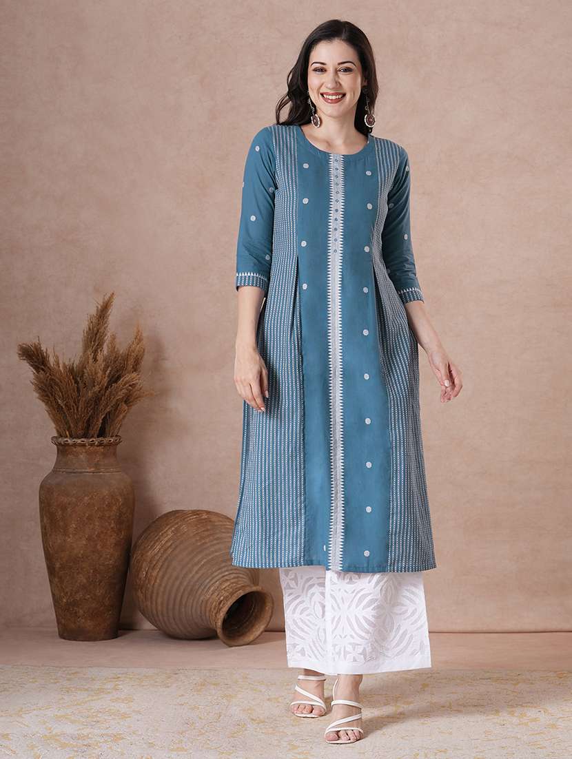 women three quarter sleeve straight kurta