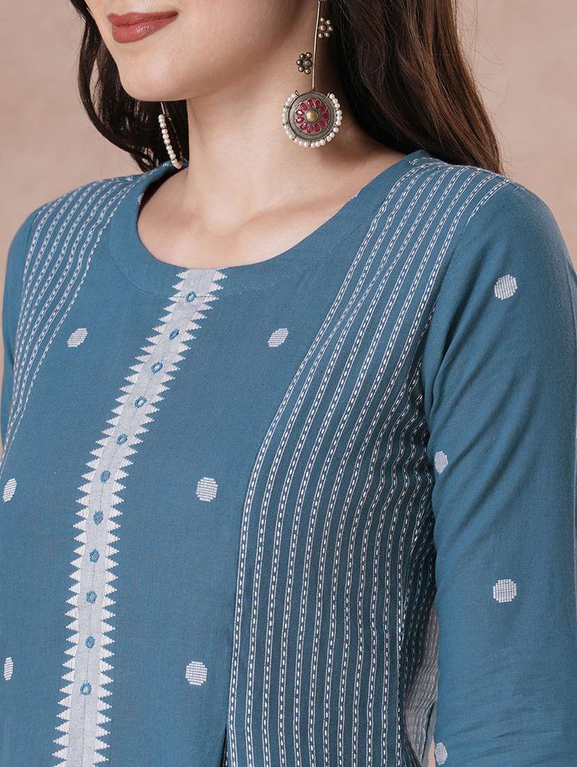 women three quarter sleeve straight kurta - 22463478 -  Standard Image - 5