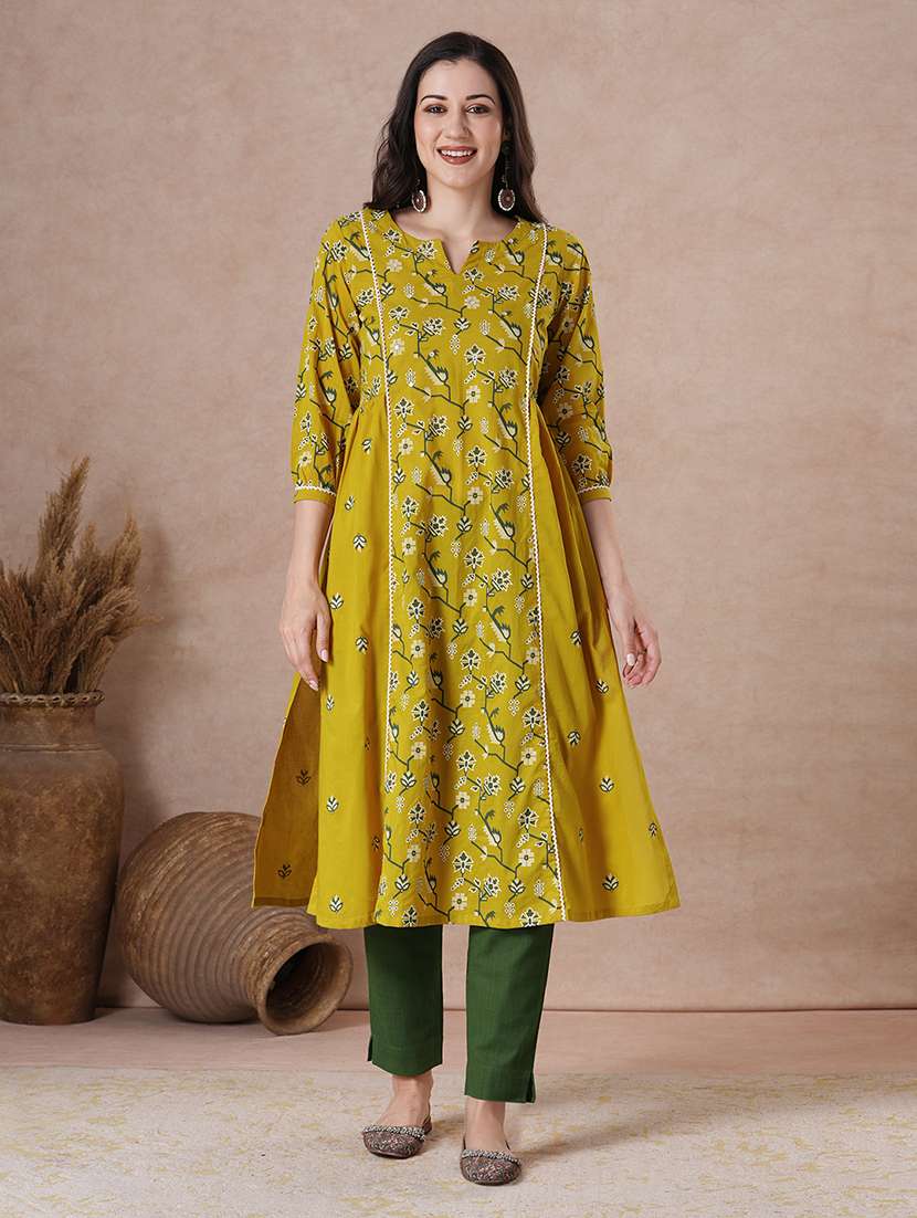 women three quarter sleeve straight kurta