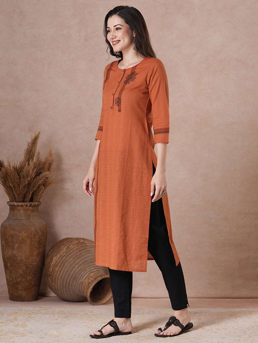 women three quarter sleeve straight kurta - 22463488 -  Standard Image - 3