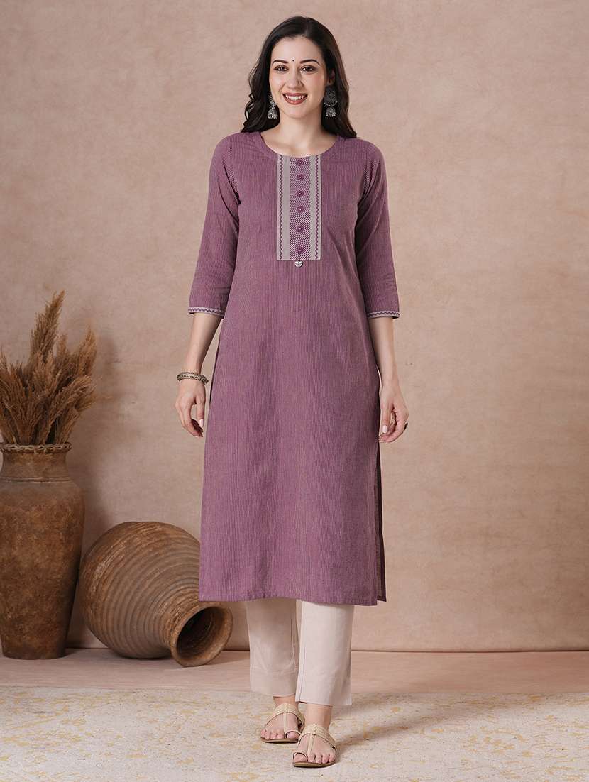 women three quarter sleeve straight kurta