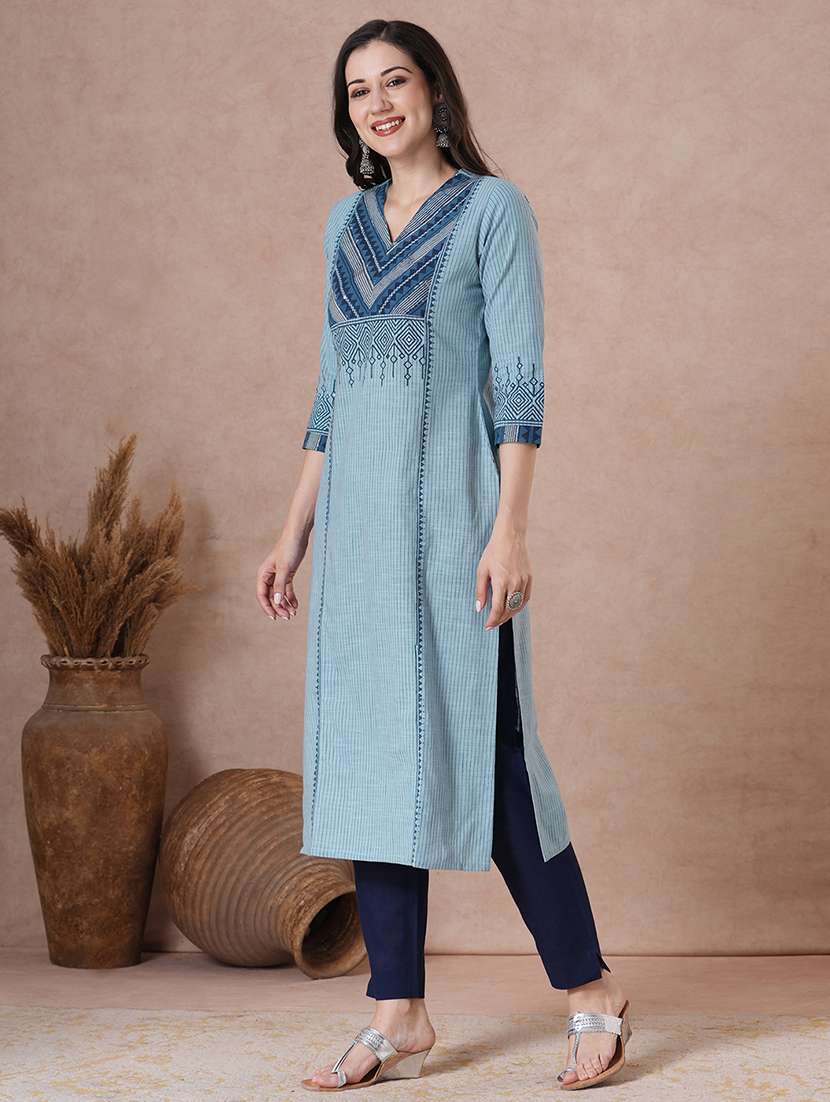women three quarter sleeve straight kurta - 22463493 -  Standard Image - 3