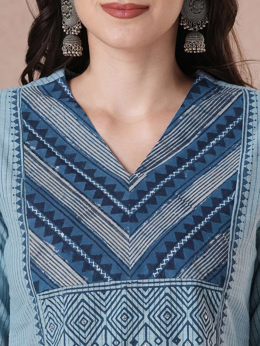 women three quarter sleeve straight kurta - 22463493 -  Standard Image - 5