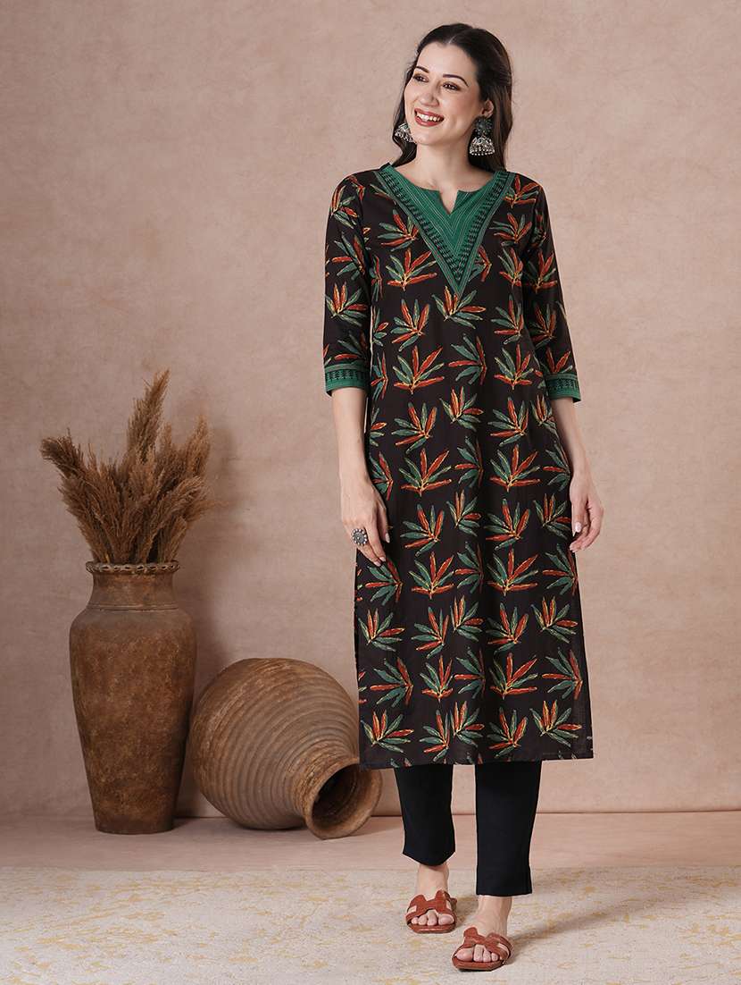 women three quarter sleeve straight kurta