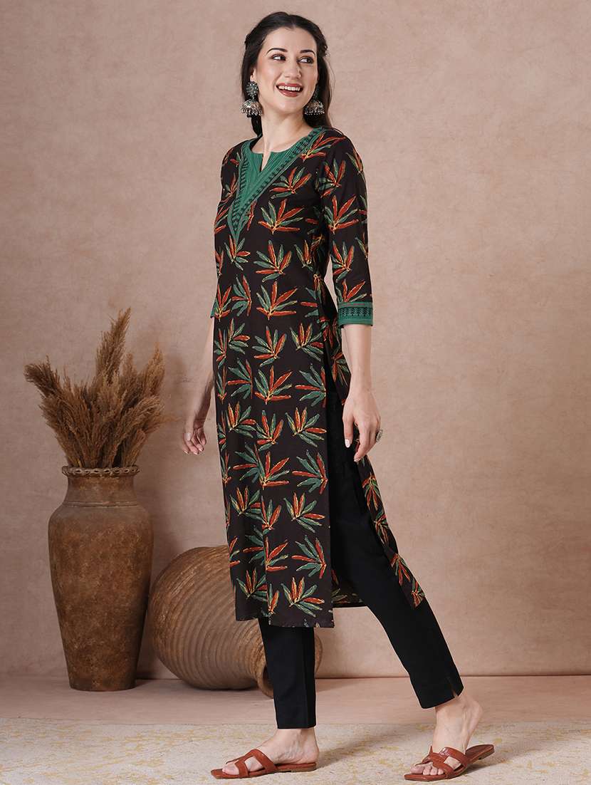 women three quarter sleeve straight kurta - 22463495 -  Standard Image - 3