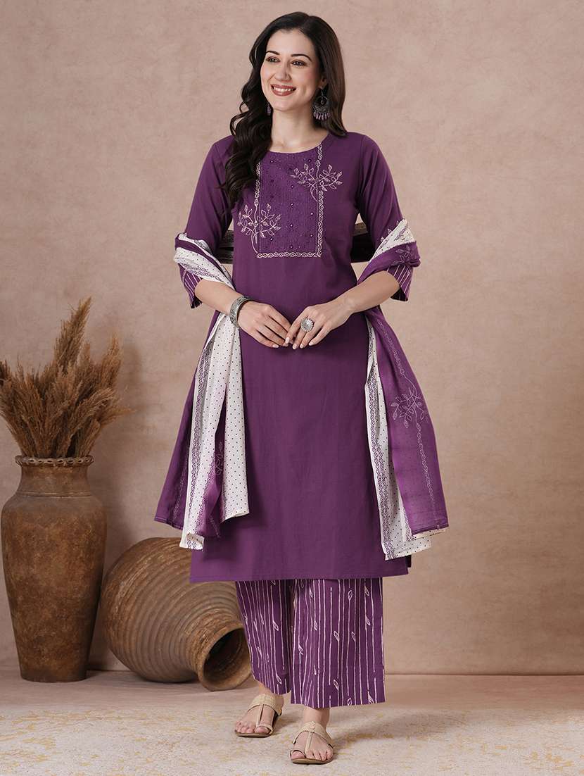 women purple  floral kurta dupatta set