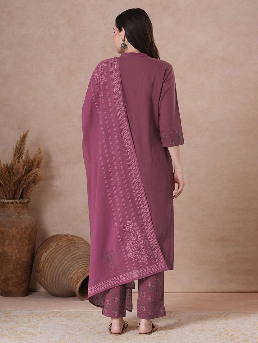 women pink kurta dupatta set - 22463504 -  Standard Image - 3