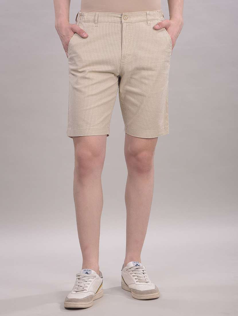 men striped mid rise slim fit shorts