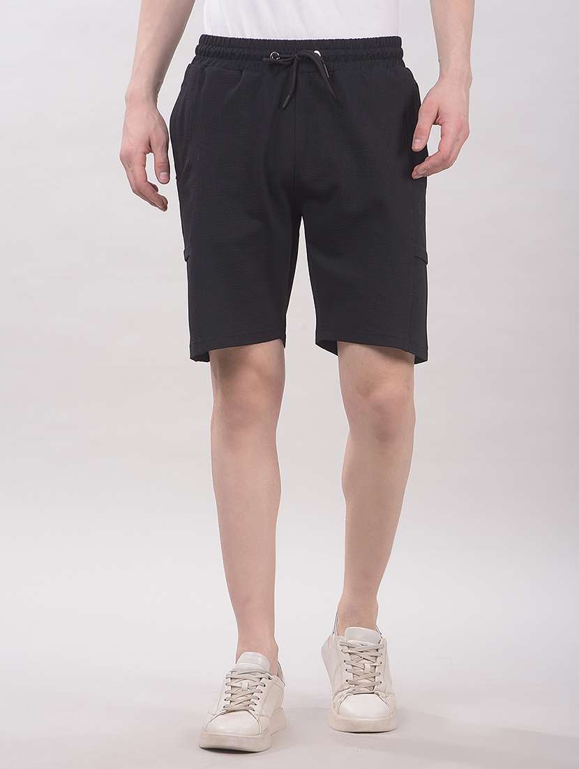 men solid mid rise regular fit sport shorts
