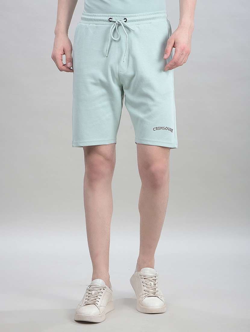 men solid mid rise regular fit shorts