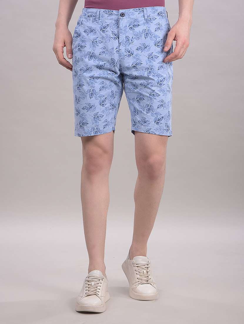 men printed mid rise slim fit shorts