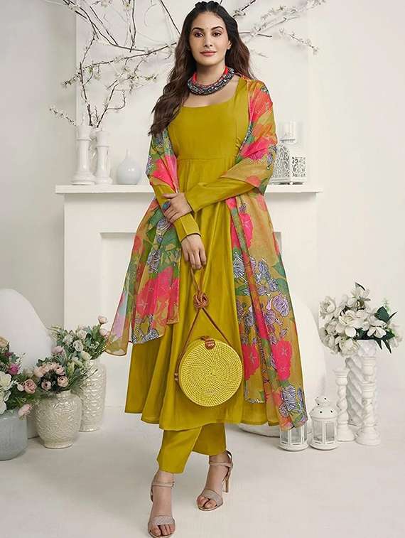 women yellow kurta dupatta set