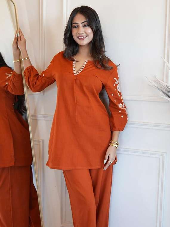 women orange kurta dupatta set - 22466308 -  Standard Image - 5