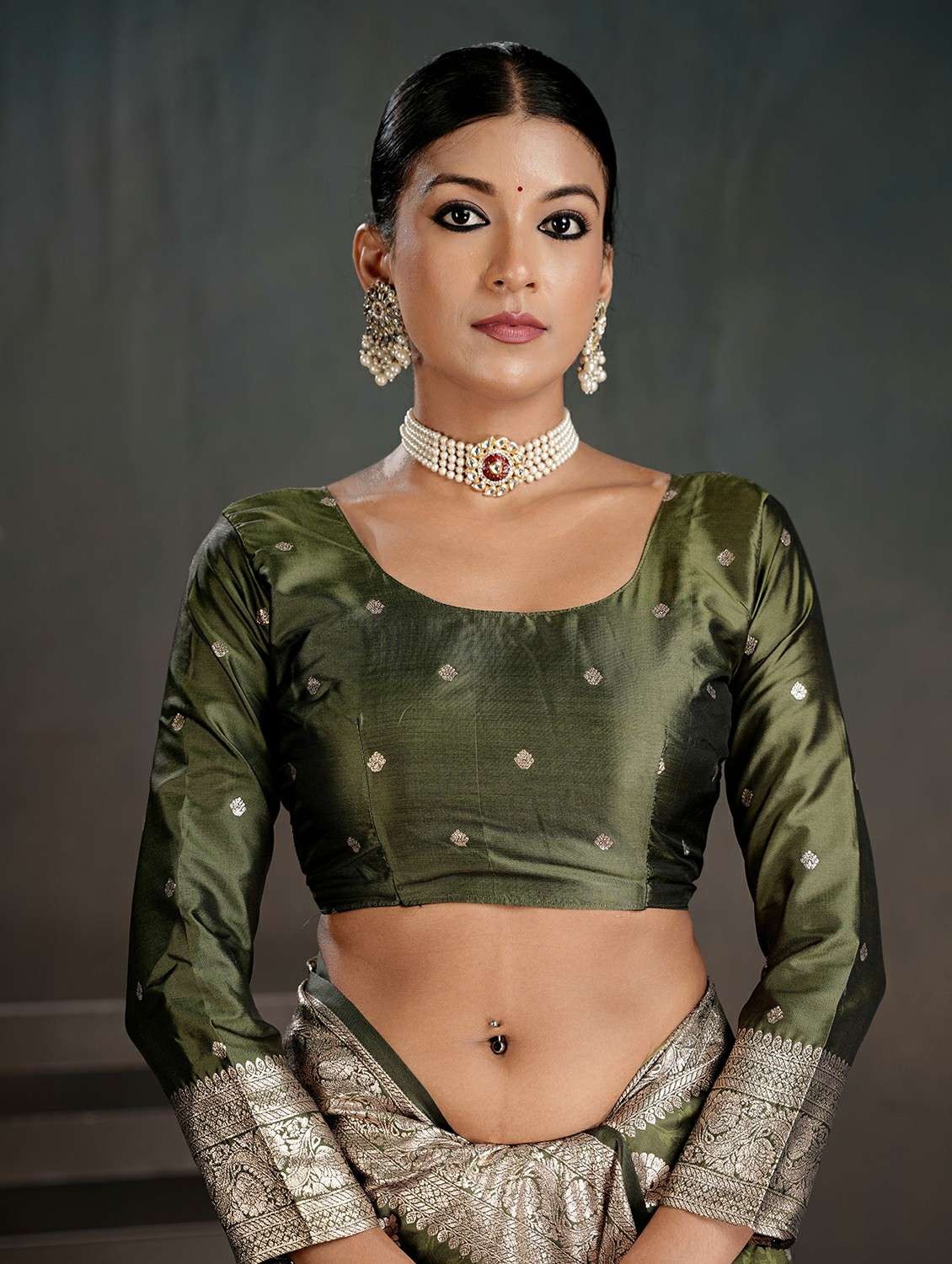 Women Green Banarasi Saree With Blouse - 22467577 -  Standard Image - 5