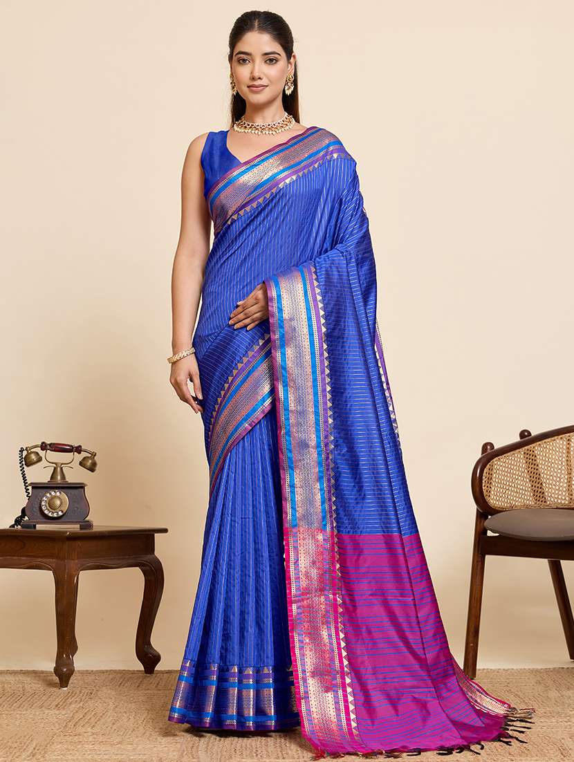 women printed saree with attached blouse with blouse